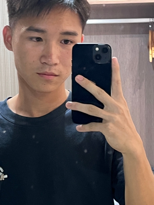 画家的第二张照片--百色认干亲服务网